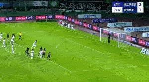 1744808116879033632.gif 迈克尔点球.gif