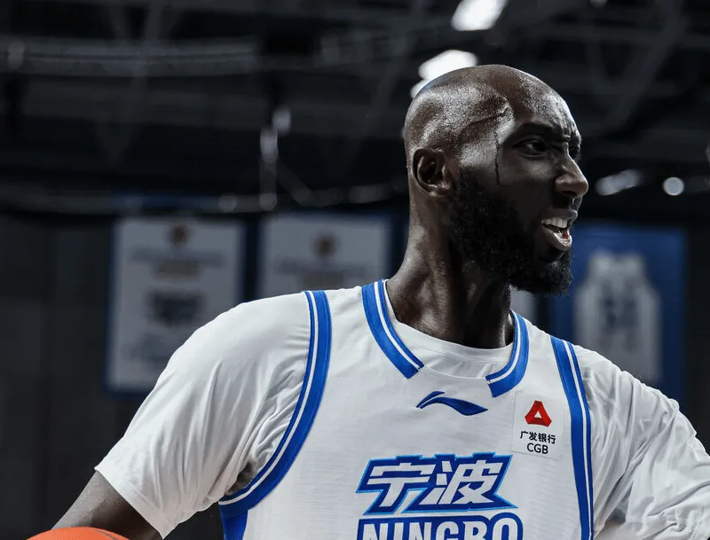 网页版登录入口地址-法尔全场投篮6中6,罚球9中6得到18分10篮板3助攻